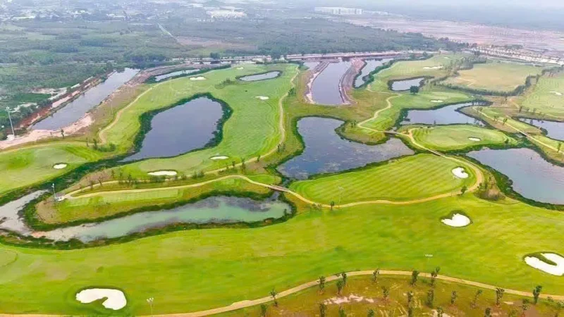Sân golf gần nhà Golf Park Vinhomes Sài Gòn Park